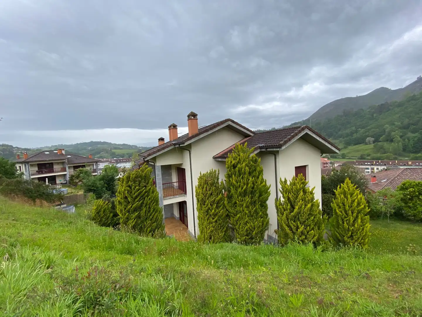 Vista exterior de Casa o xalet en venda en Cangas de Onís amb Calefacció i Traster