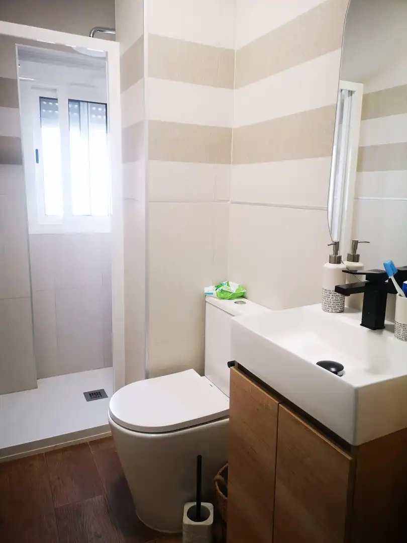 Bany de Apartament de lloguer en Badajoz amb Aire condicionat i Moblat