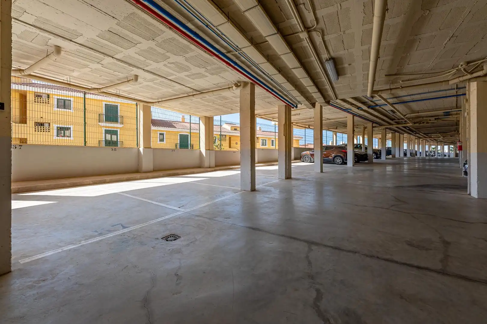 Parking de Apartamento en venta en Benalmádena con Aire acondicionado, Calefacción y Jardín privado