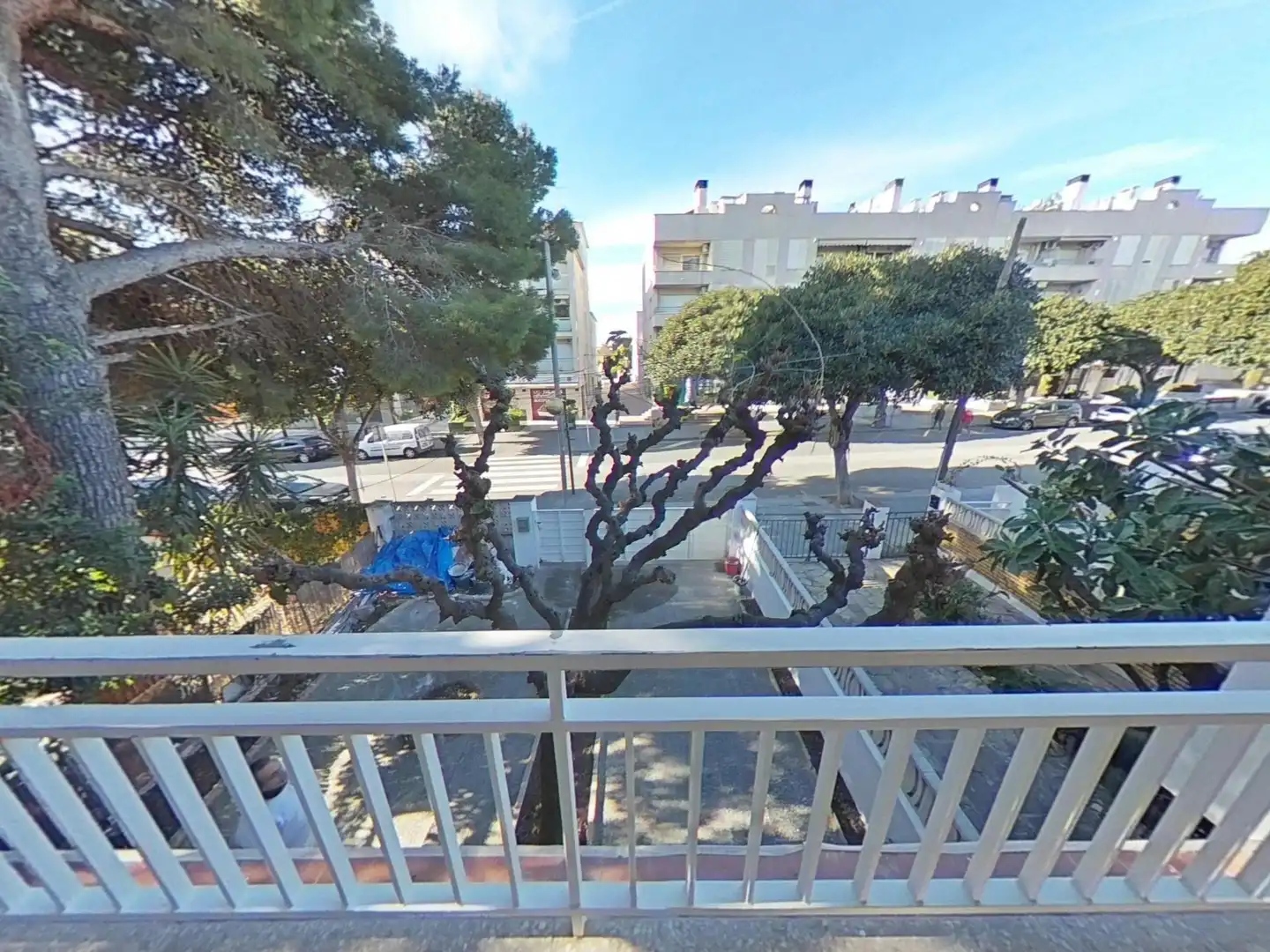 Außenansicht von Einfamilien-Reihenhaus zum Verkauf in El Vendrell mit Privatgarten und Parkett
