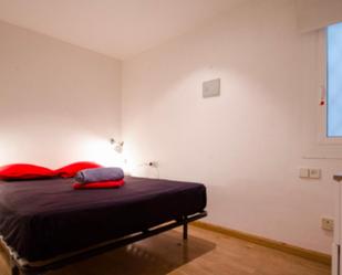 Dormitori de Apartament de lloguer en  Barcelona Capital amb Moblat, Forn i Rentadora