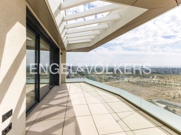Penthouse with pool for sale in Hortaleza