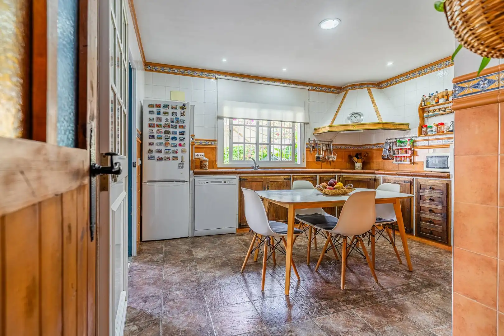 Cocina de Casa o chalet en venta en Chiclana de la Frontera con Jardín privado, Trastero y Piscina