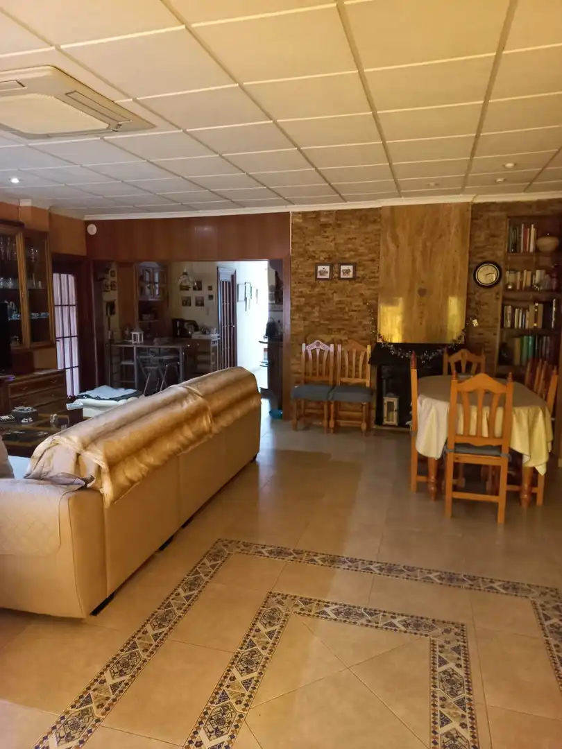 Casa de campo con gran almacén, Bild 3