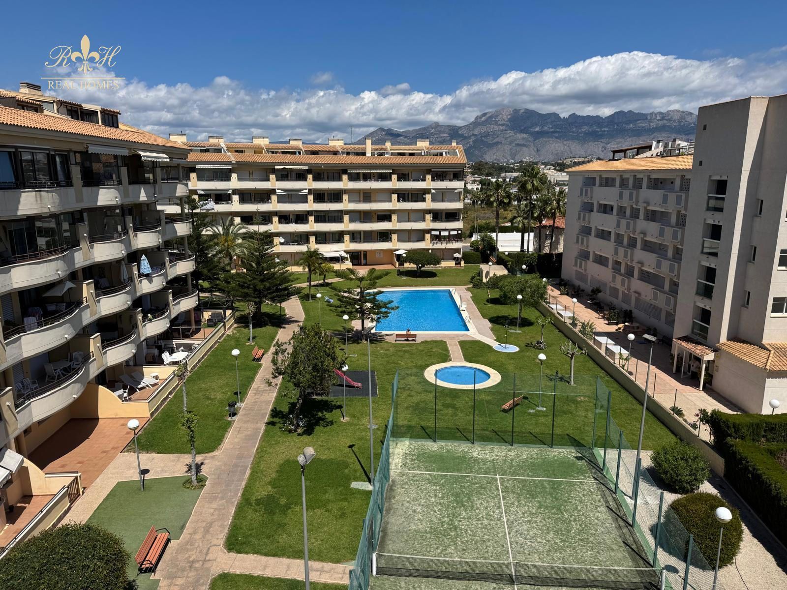 Vista exterior de Dúplex en venda en L'Alfàs del Pi amb Aire condicionat, Calefacció i Terrassa