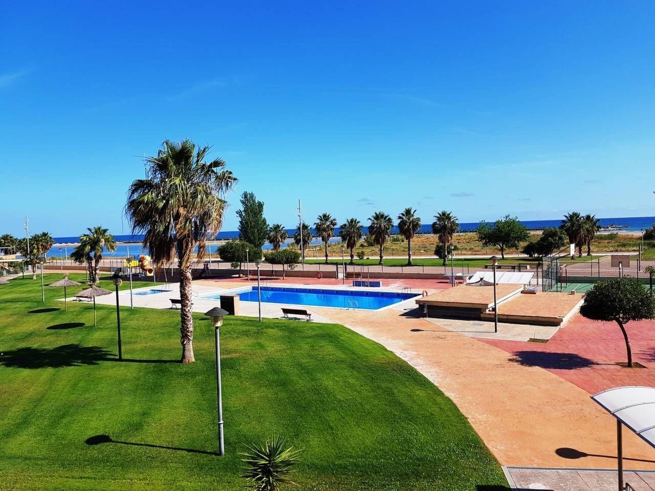 Swimming pool of Flat for sale in Cubelles  with Air Conditioner, Heating and Terrace