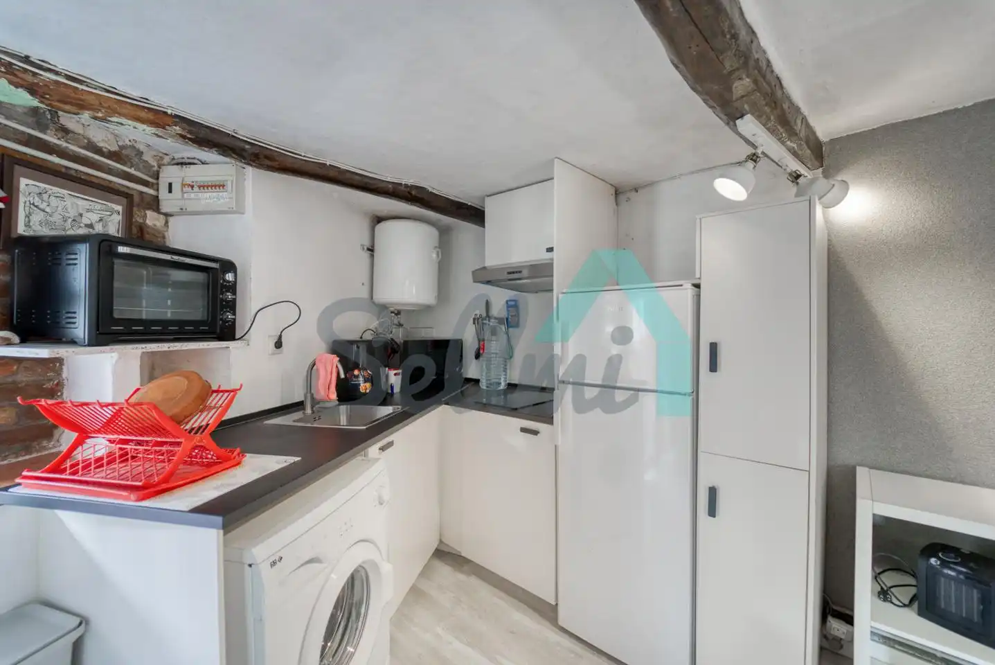 Cuina de Planta baixa en venda en Oviedo  amb Traster