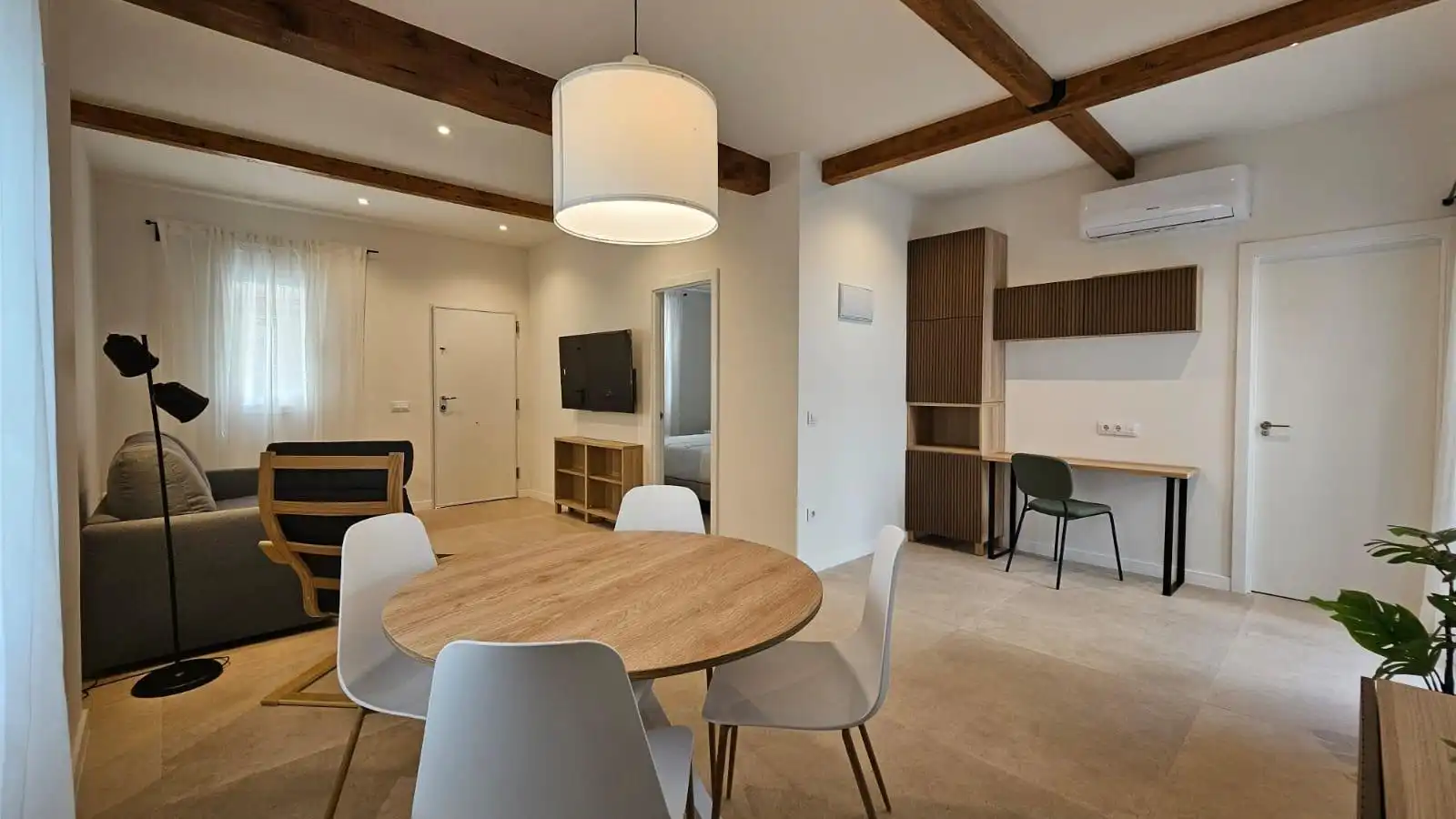 Living room of Houses for sale in Alaquàs  with Air Conditioner, Terrace and Furnished