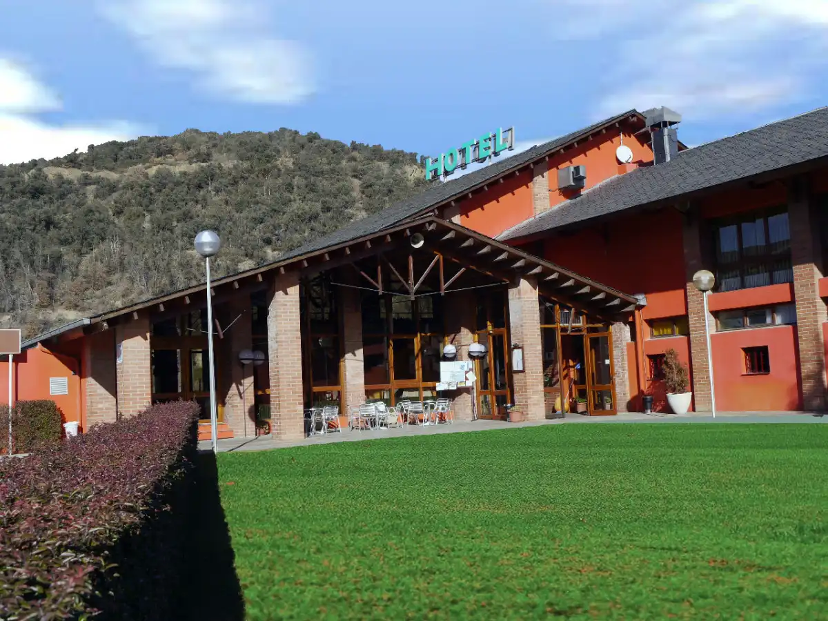 Edificio en venta en Montferrer i Castellbò