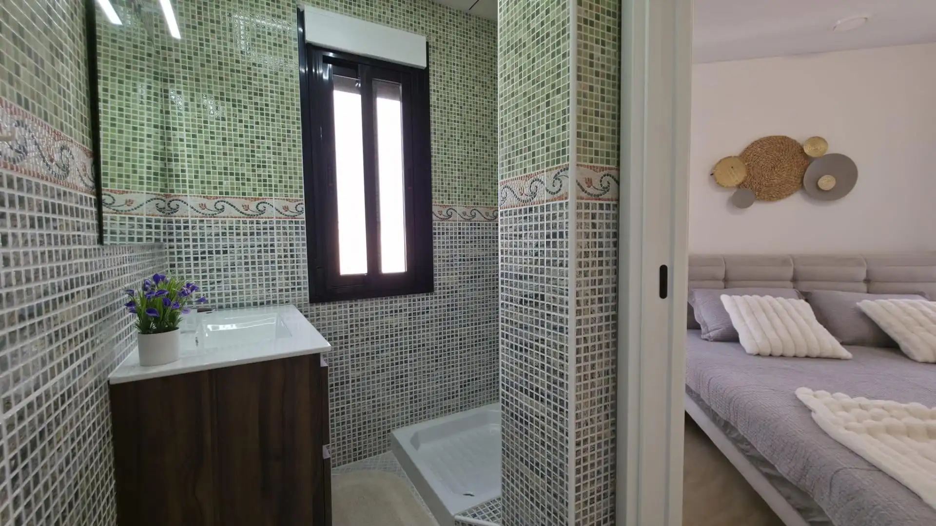 Baño de Piso en venta en Torrevieja con Aire acondicionado y Amueblado