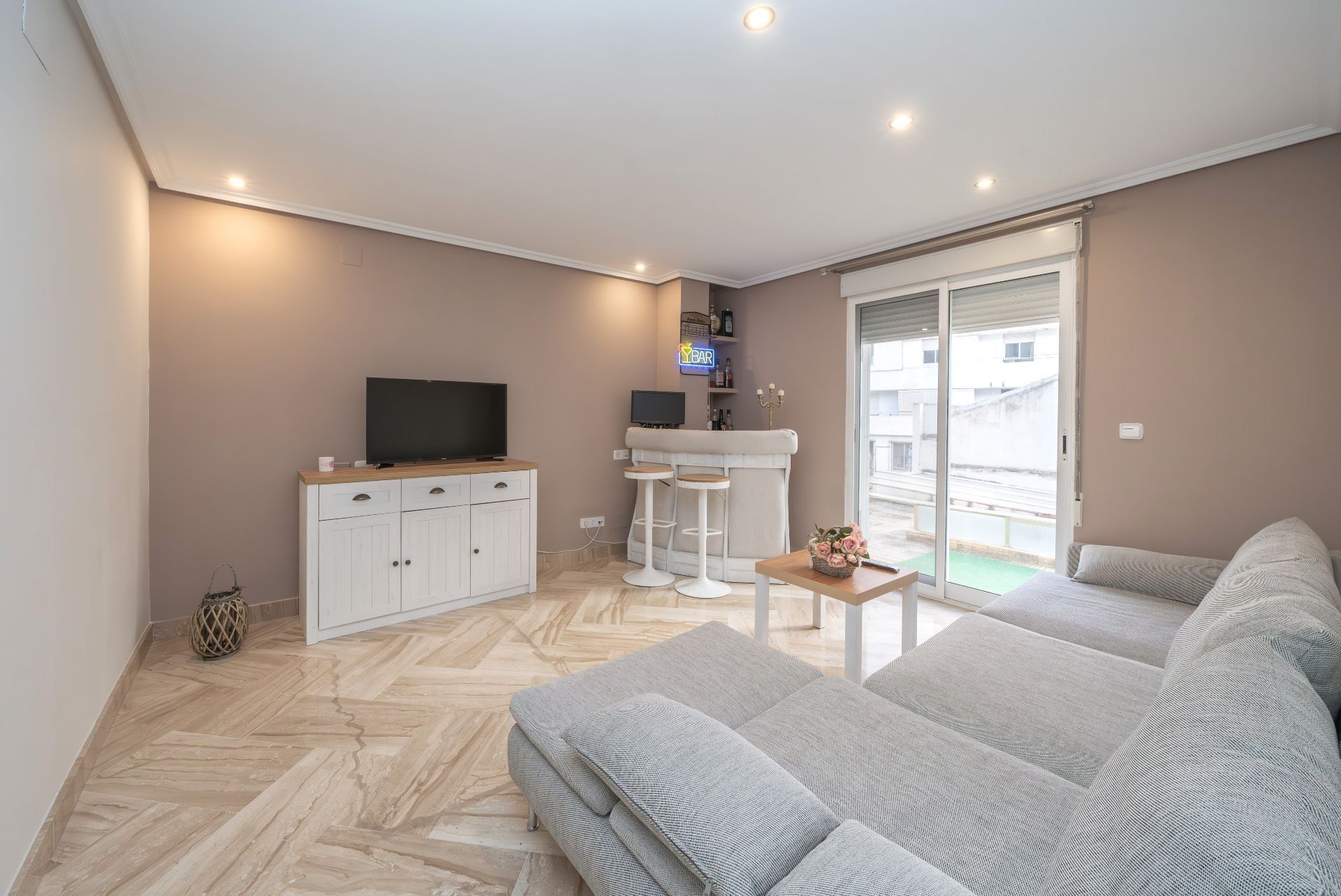 Sala d'estar de Dúplex en venda en Elche / Elx amb Aire condicionat, Calefacció i Jardí privat