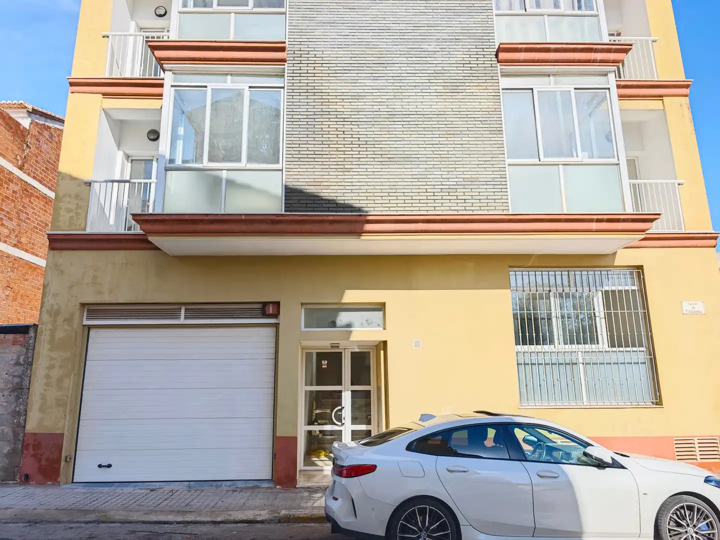Vista exterior de Edifici en venda en Bellreguard amb Piscina comunitària