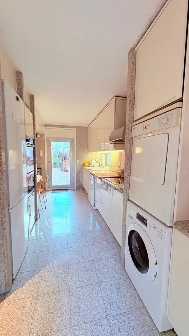 Cuina de Casa o xalet en venda en Castellar del Vallès amb Calefacció, Jardí privat i Terrassa