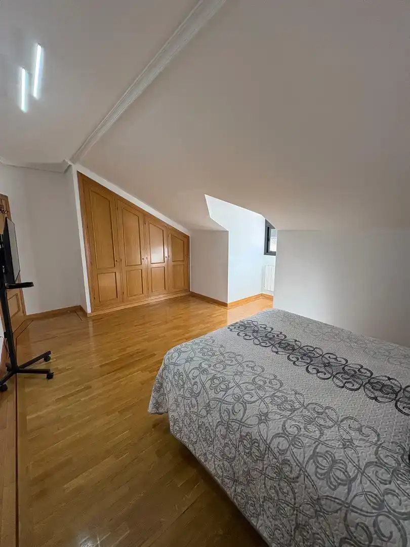 Schlafzimmer von Maisonette zum Verkauf in Fuenlabrada mit Parkett, Abstellraum und Möbliert