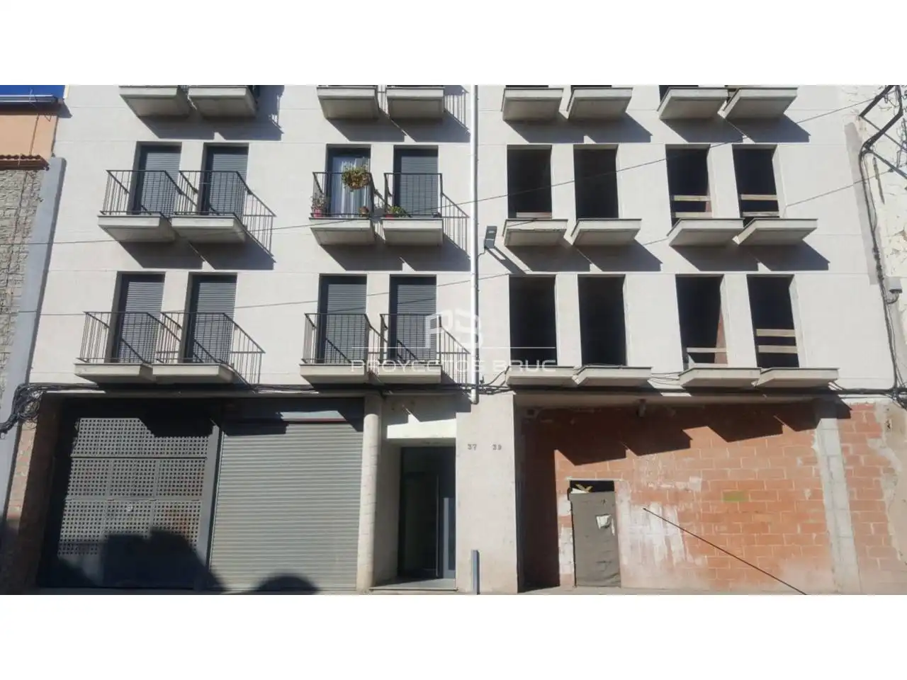Mixt residencial en venda a Calle Carretera