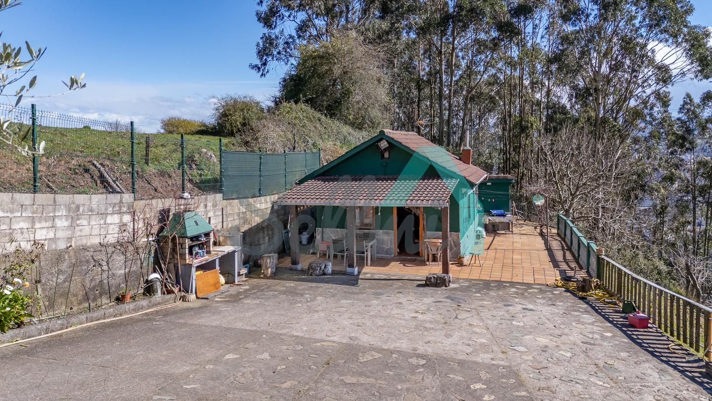Exterior view of House or chalet for sale in Oviedo   with Private garden, Terrace and Storage room
