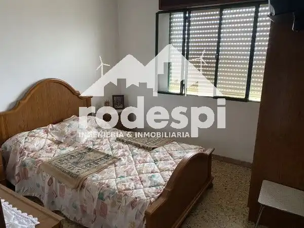 Dormitori de Casa o xalet en venda en A Cañiza   amb Traster i Moblat