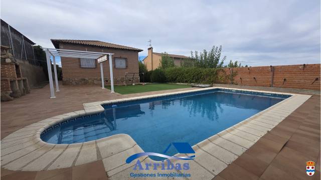 Casa-chalet en Venta en El Casar de Escalona