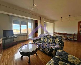 Living room of Flat to rent in Valladolid Capital  with Heating, Parquet flooring and Balcony