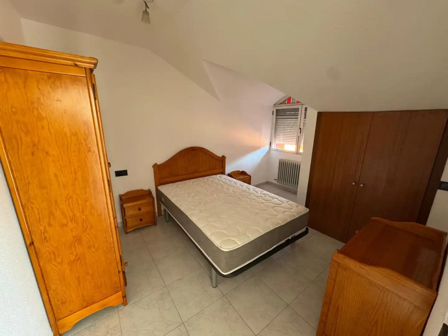 Bedroom of Attic for rent in Valdepeñas  with Air Conditioner, Heating and Terrace