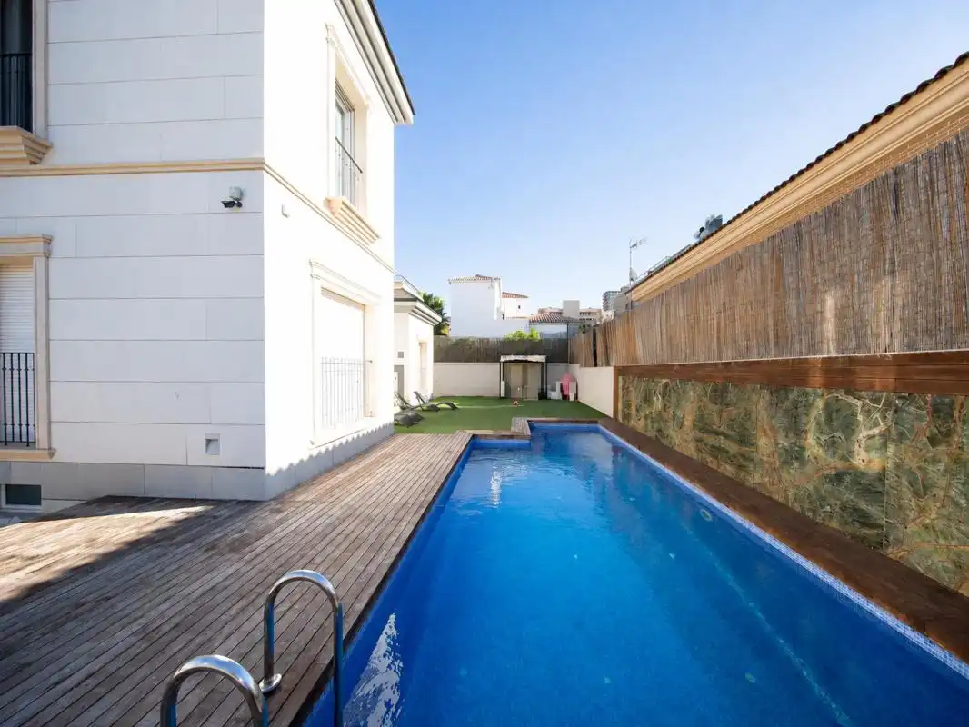 Piscina de Casa o xalet en venda en Elche / Elx amb Aire condicionat, Calefacció i Traster