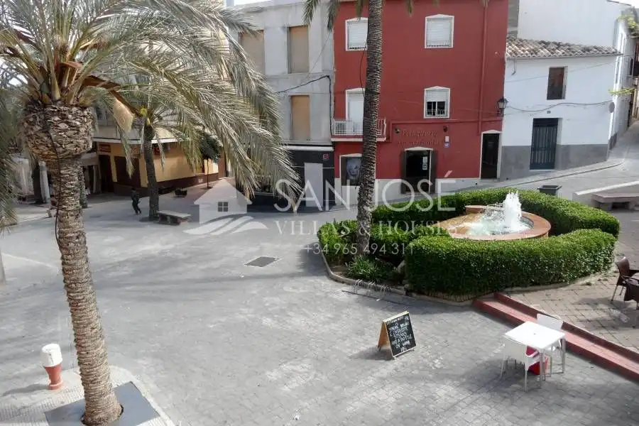 Casa con terraza en venta en Hondón de las Nieves / El Fondó de les Neus, imagen 2
