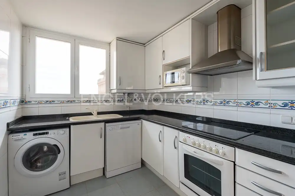 Cuina de Àtic de lloguer en Valencia amb Aire condicionat, Calefacció i Parquet