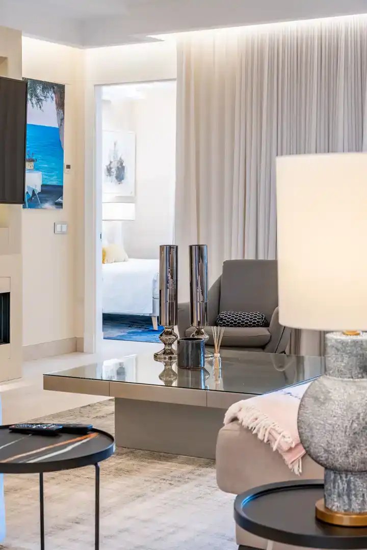 Sala de estar de Piso en venta en Estepona con Aire acondicionado, Piscina y Balcón