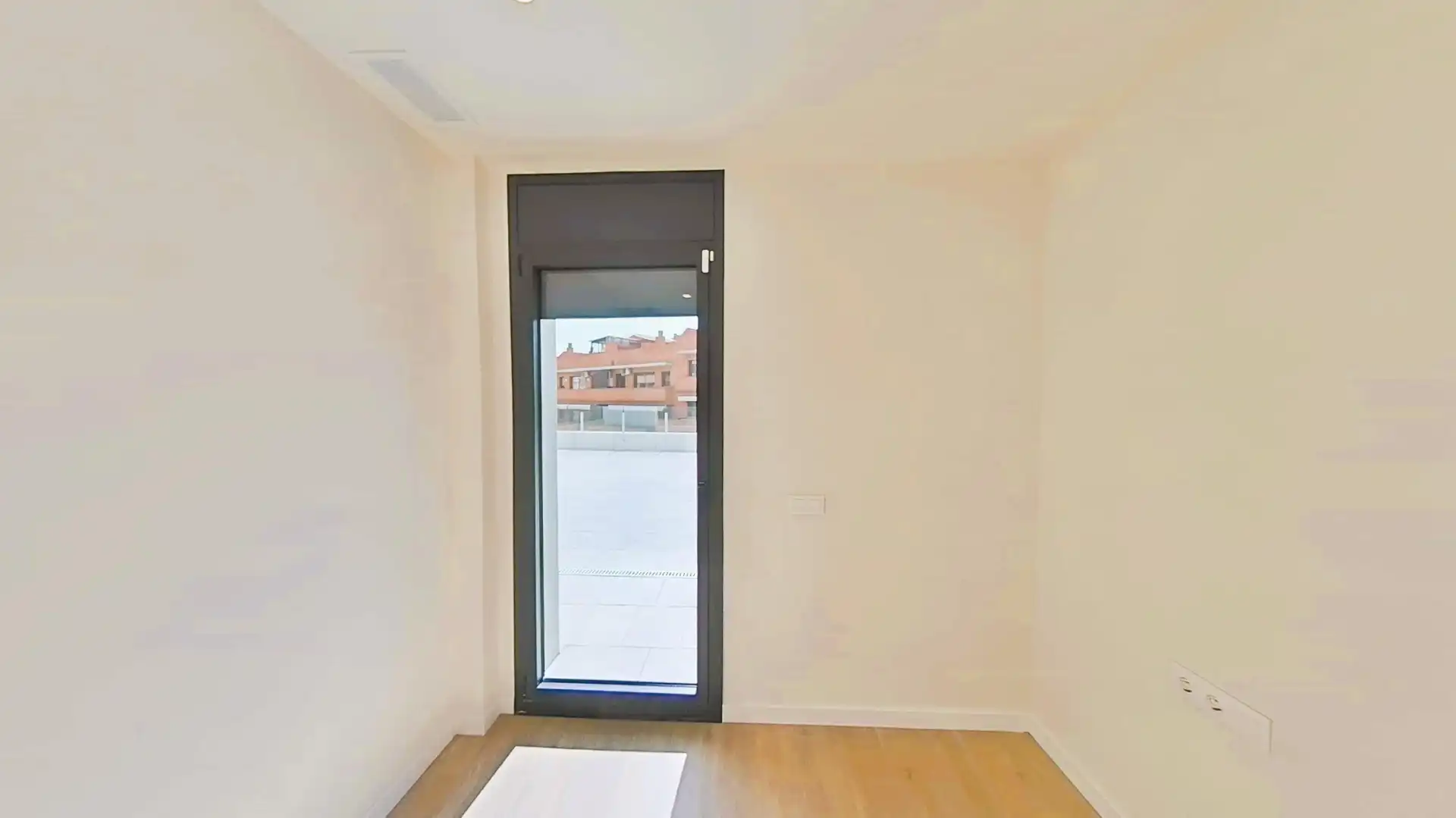 Habitación de Planta baja en venta en Cubelles con Aire acondicionado, Calefacción y Jardín privado