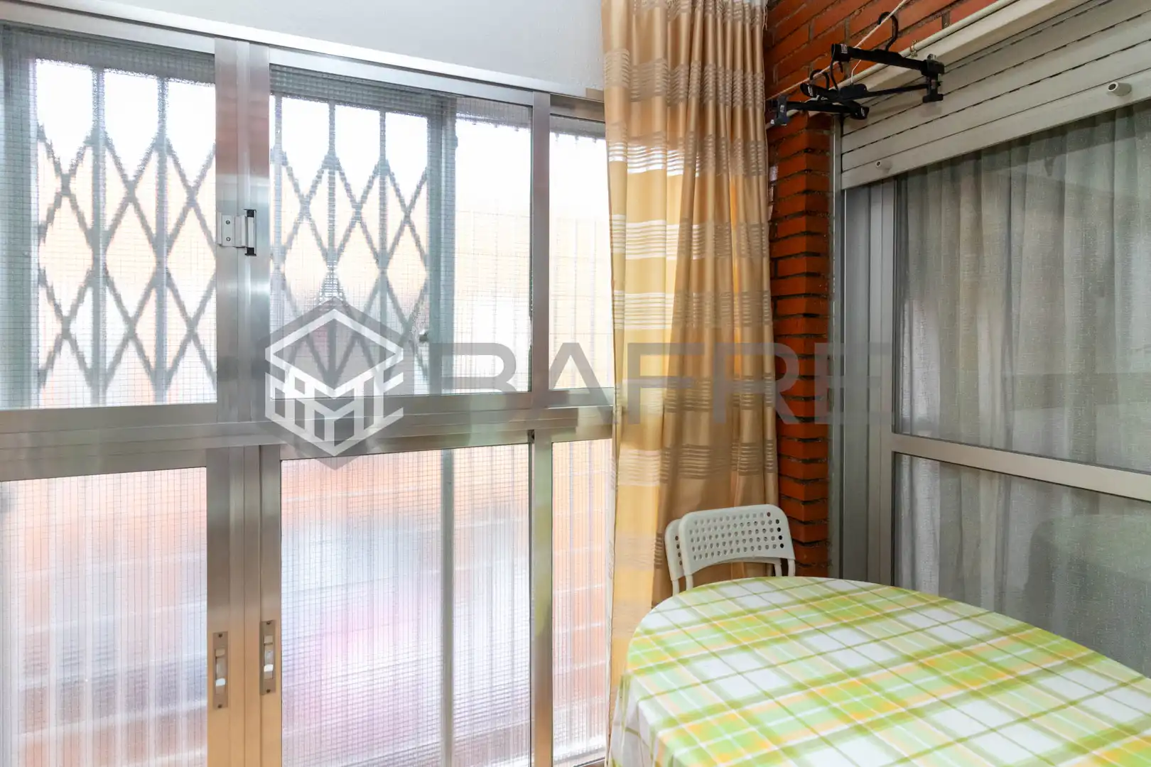 Schlafzimmer von Wohnung zum Verkauf in Madrid mit Heizung, Terrasse und Balkon