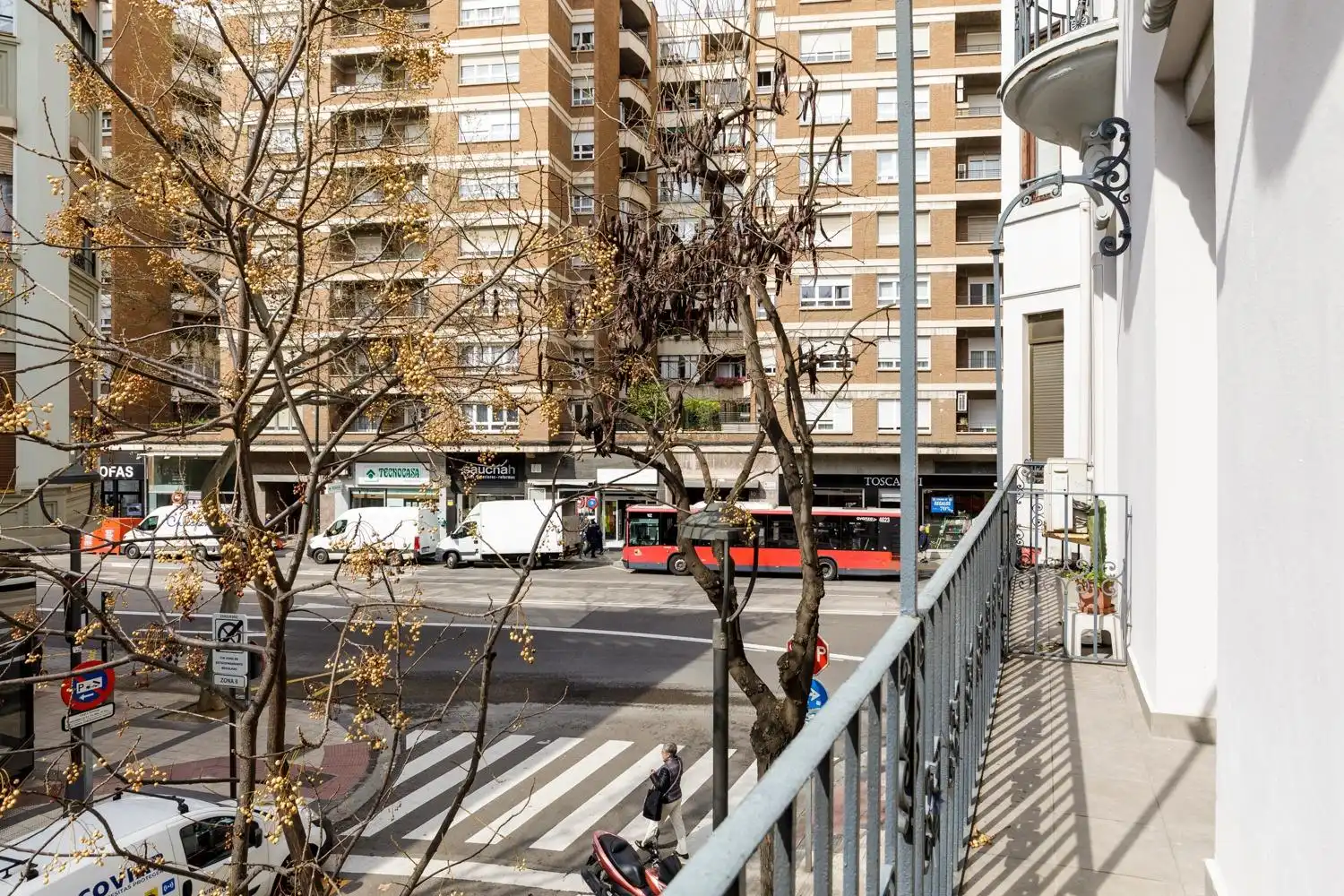 Vista exterior de Piso en venta en Zaragoza con Calefacción y Balcón