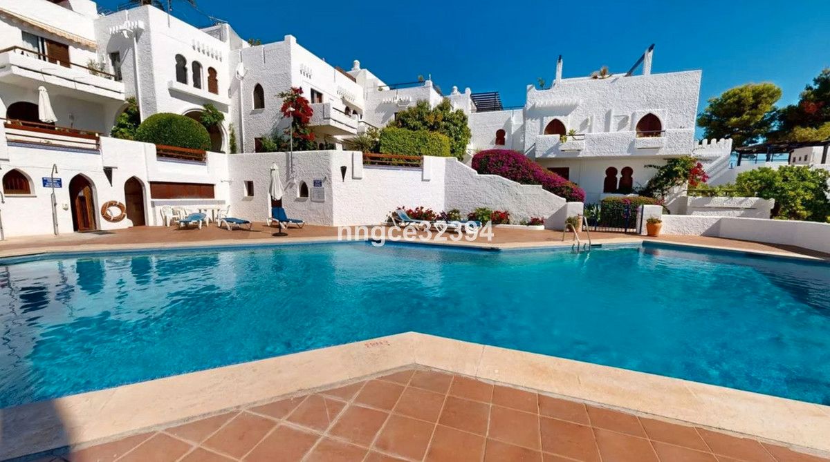 Exterior view of Flat for sale in Marbella  with Air Conditioner, Private garden and Terrace