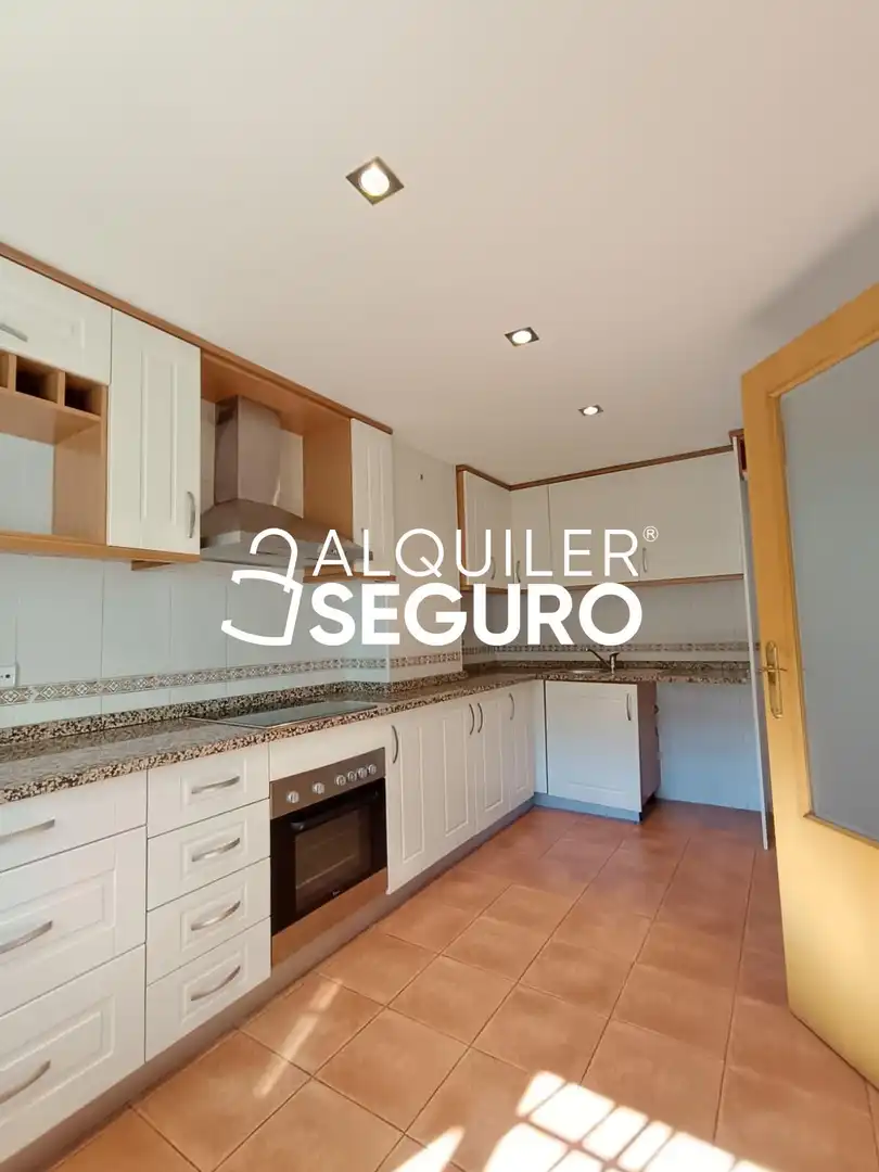 Cuina de Casa o xalet de lloguer en Aranjuez amb Calefacció, Terrassa i Traster