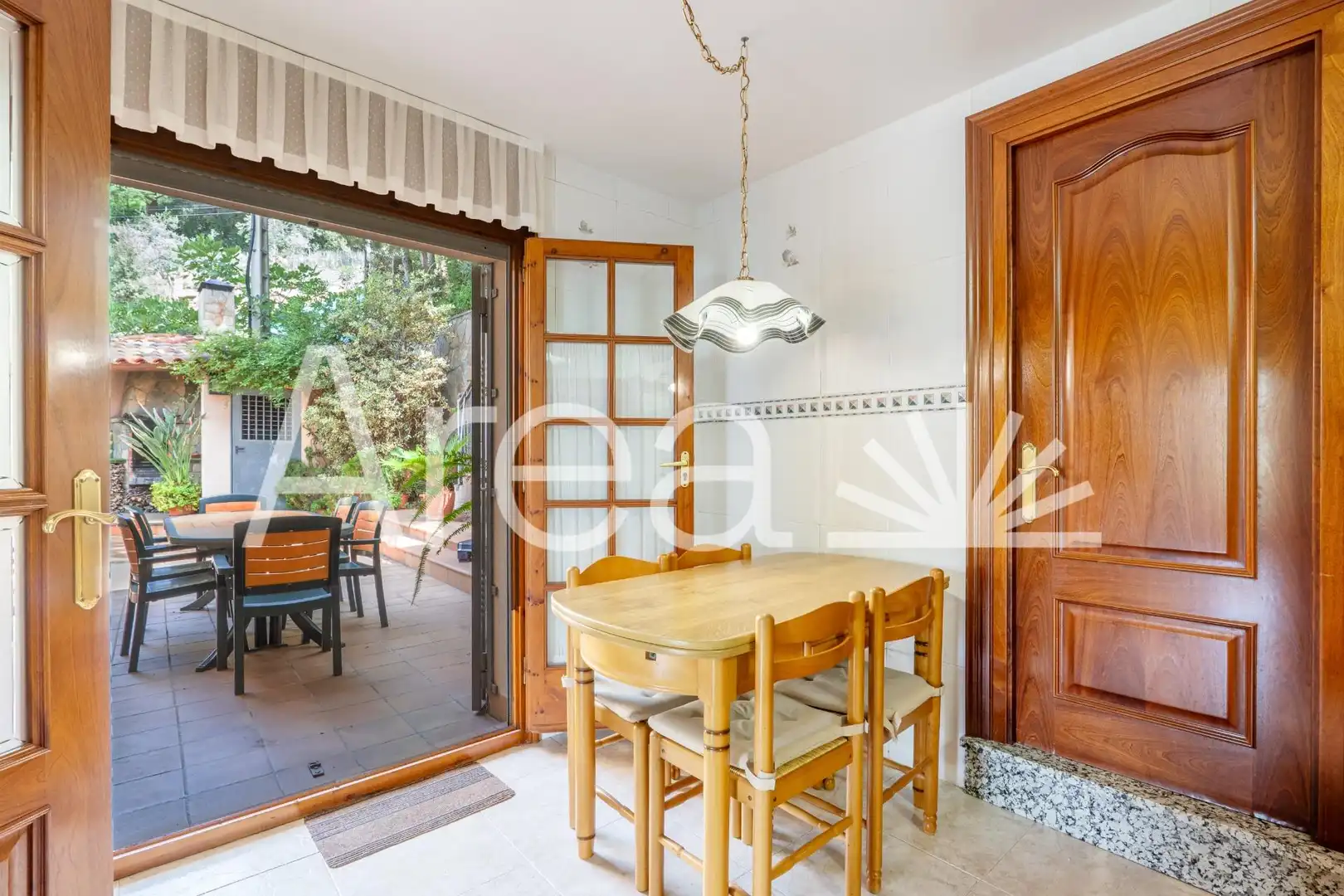Jardí de Casa o xalet en venda en Mataró amb Jardí privat, Terrassa i Piscina