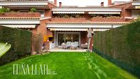 Jardí de Casa o xalet en venda en Gavà amb Aire condicionat, Calefacció i Jardí privat