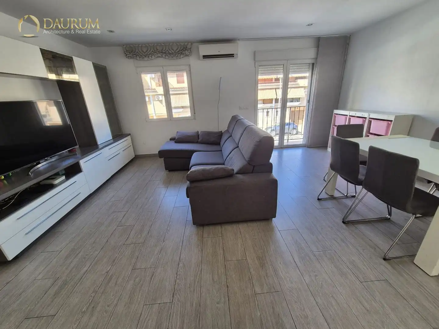 Terraced house for sale in Mestra Josefina Fernandez