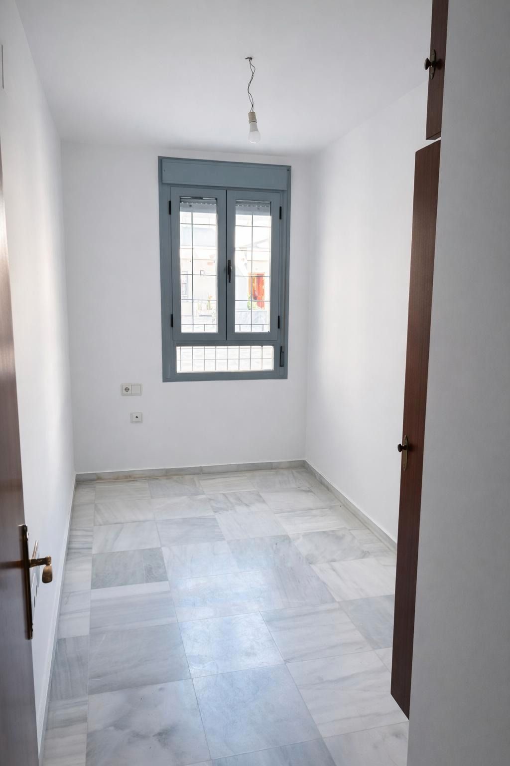 Piso en venta en  Cádiz Capital con Calefacción