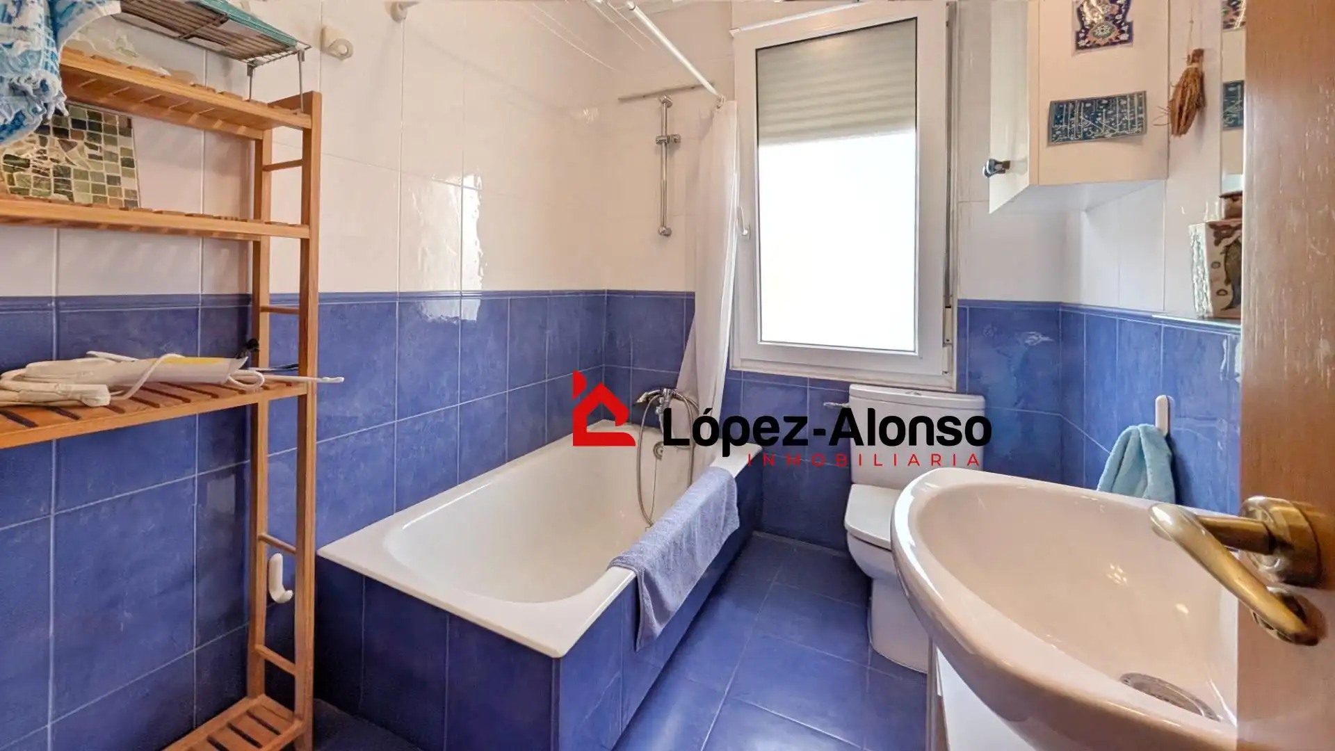 Bathroom of Flat for sale in Santander  with Heating and Storage room