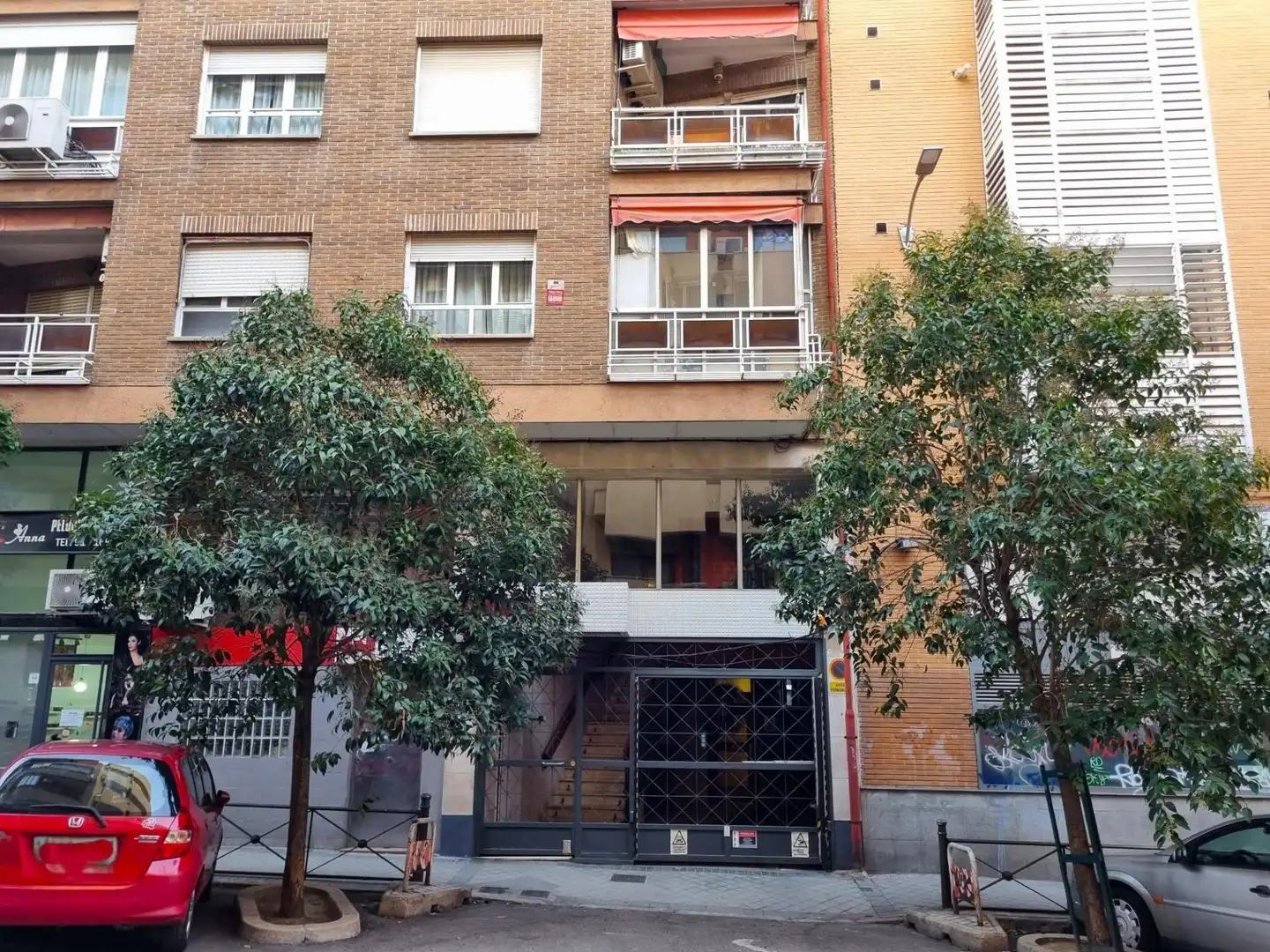 Vista exterior de Garaje de alquiler en Madrid