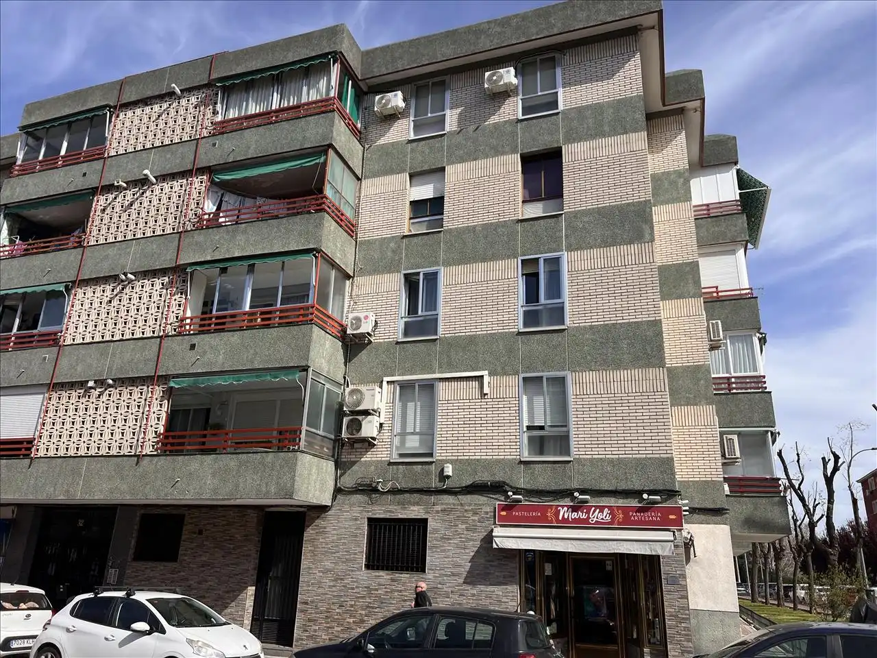 Vista exterior de Piso en venta en Parla