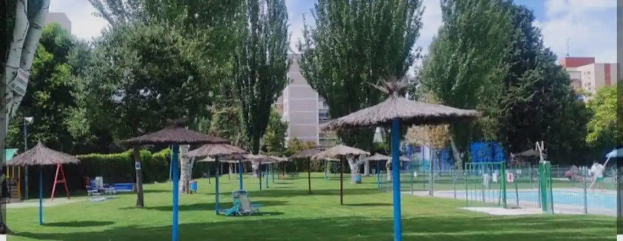 Vista exterior de Pis en venda en Móstoles amb Calefacció, Terrassa i Moblat