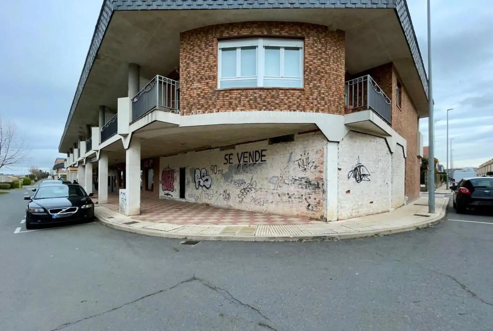 Exterior view of Commercial properties for sale in Villares de la Reina