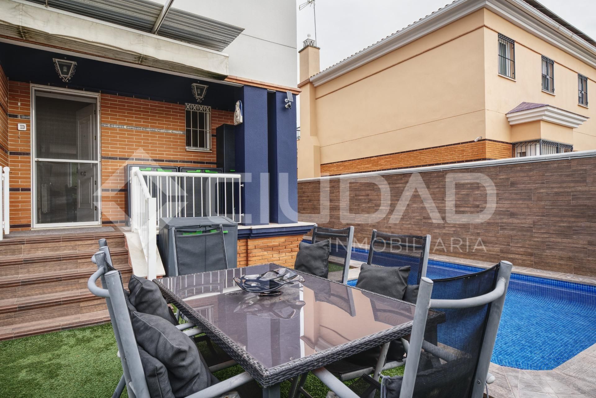 Terrassa de Casa o xalet en venda en Mairena del Aljarafe amb Aire condicionat, Calefacció i Jardí privat