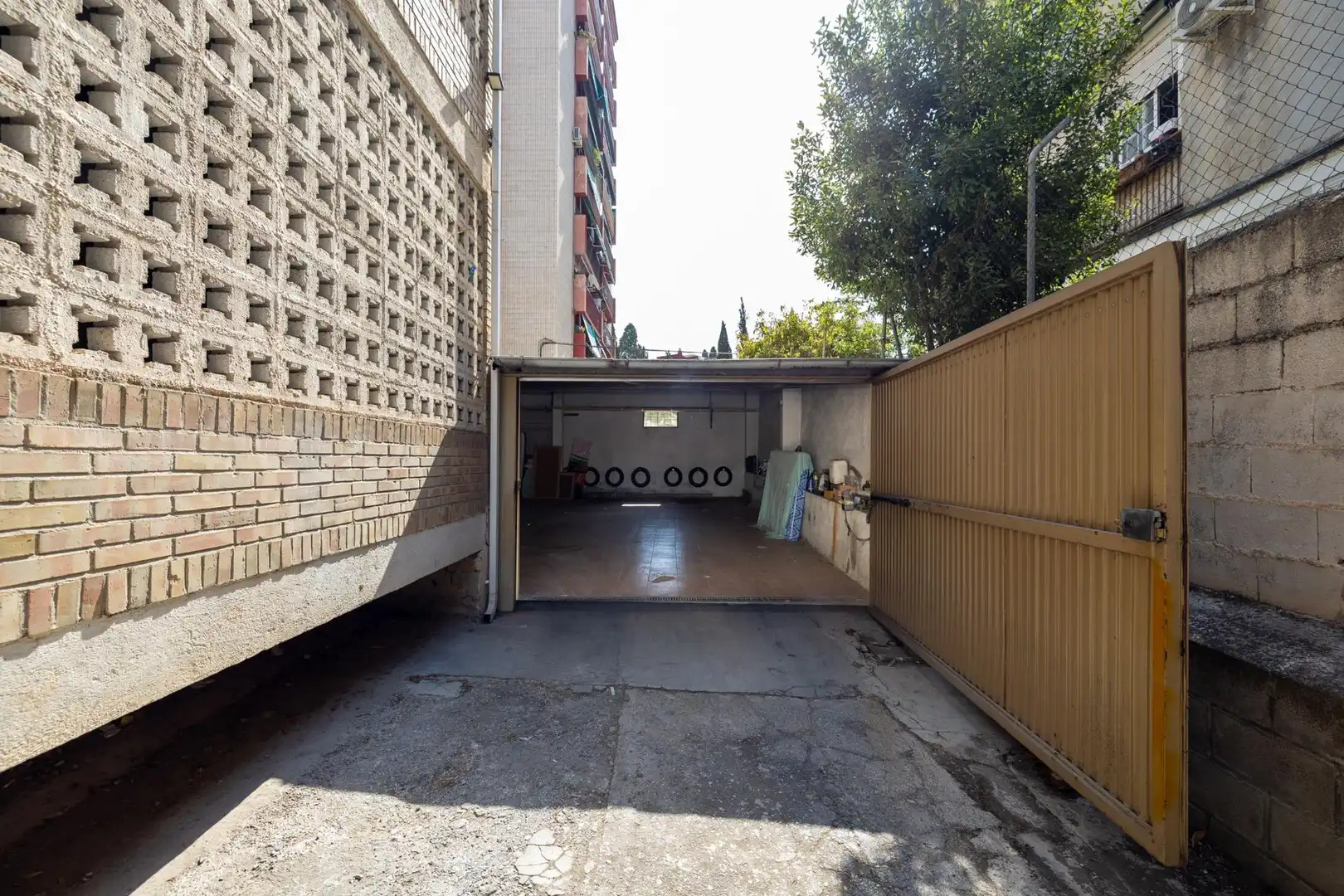 Aparcament de Pis en venda en Granada amb Calefacció, Terrassa i Traster