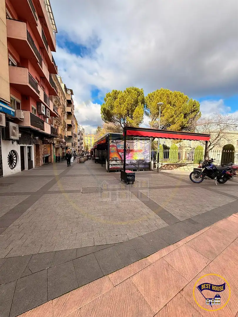 Piso en venta en RAMON Y CAJAL, Centro