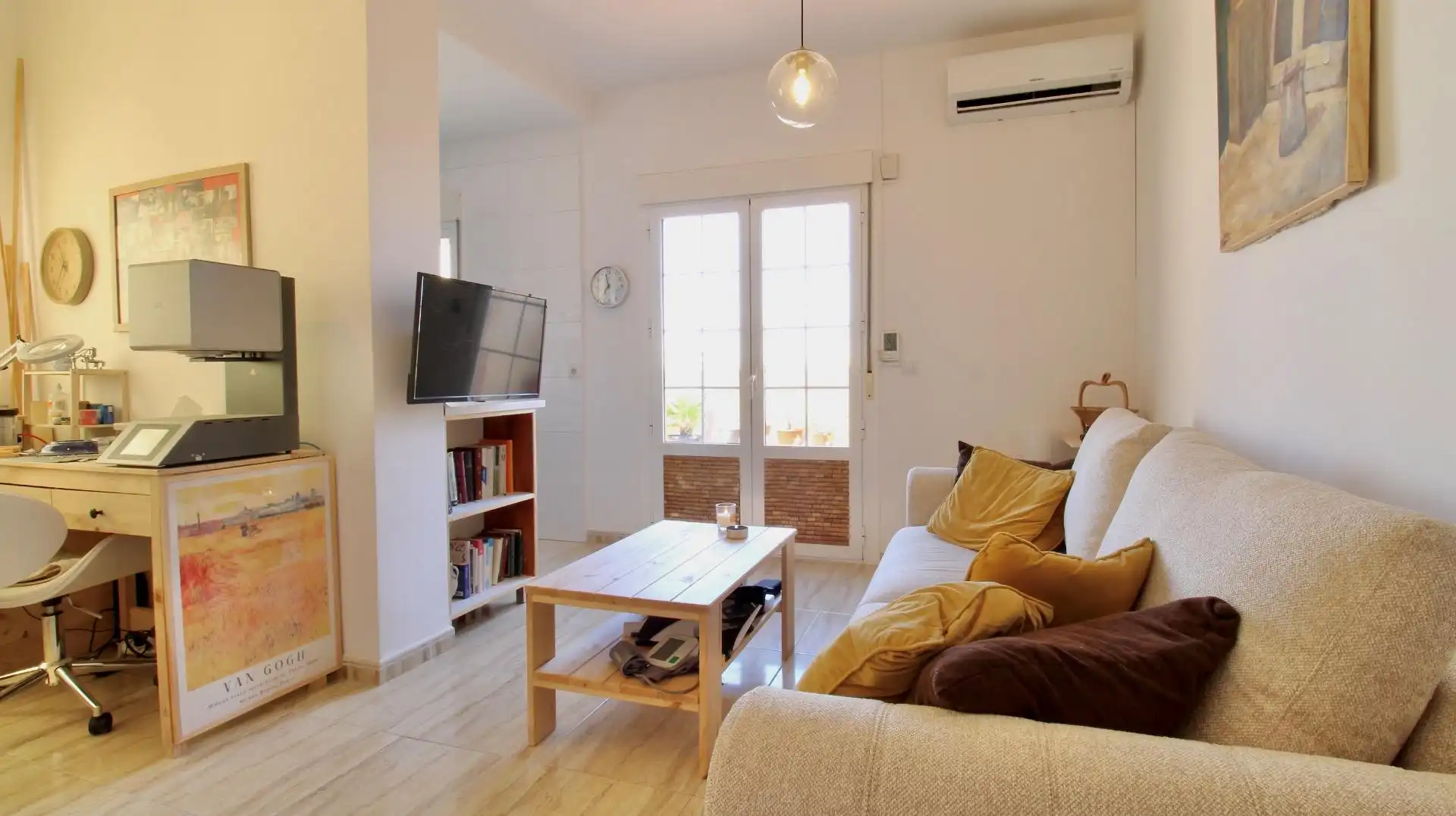 Sala de estar de Ático en venta en Roquetas de Mar con Calefacción, Terraza y Amueblado