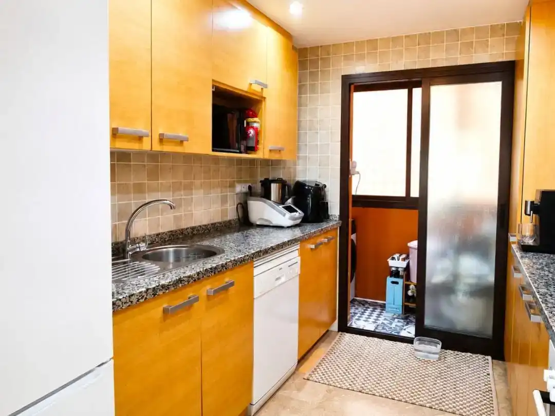 Cocina de Piso en venta en Estepona con Aire acondicionado, Piscina y Balcón
