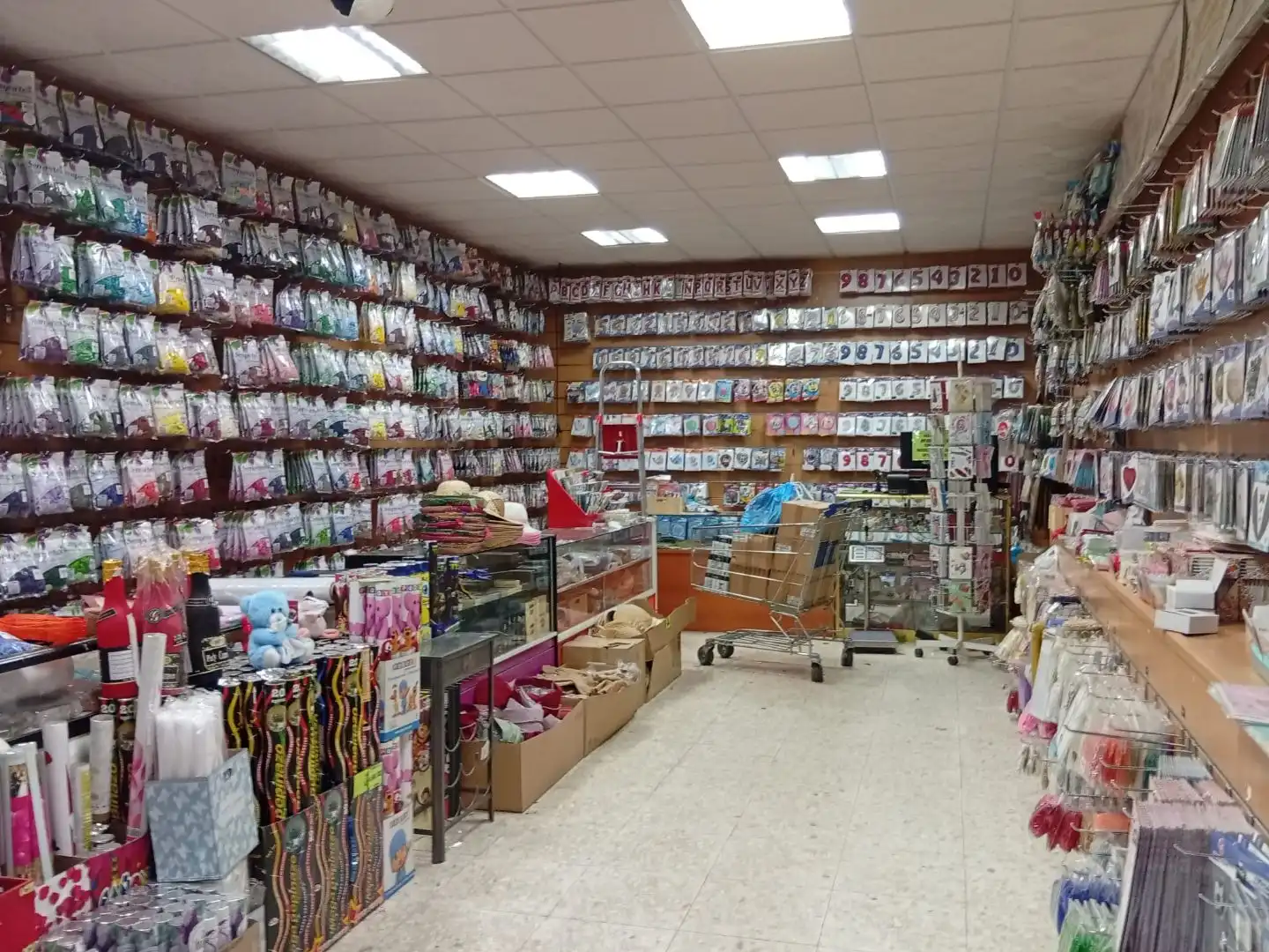 Local de lloguer en Sevilla amb Aire condicionat i Alarma