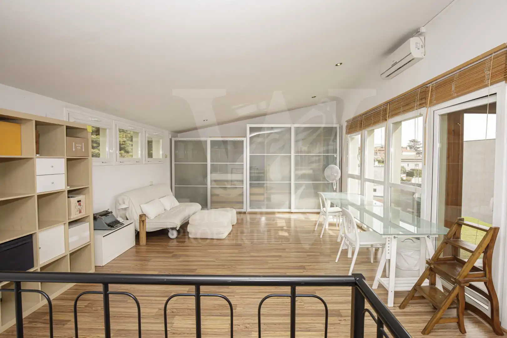 Habitación de Casa adosada en venta en Alella con Aire acondicionado, Calefacción y Jardín privado