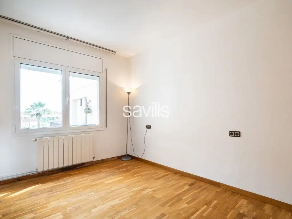 Dormitori de Apartament en venda en Barcelona amb Balcó